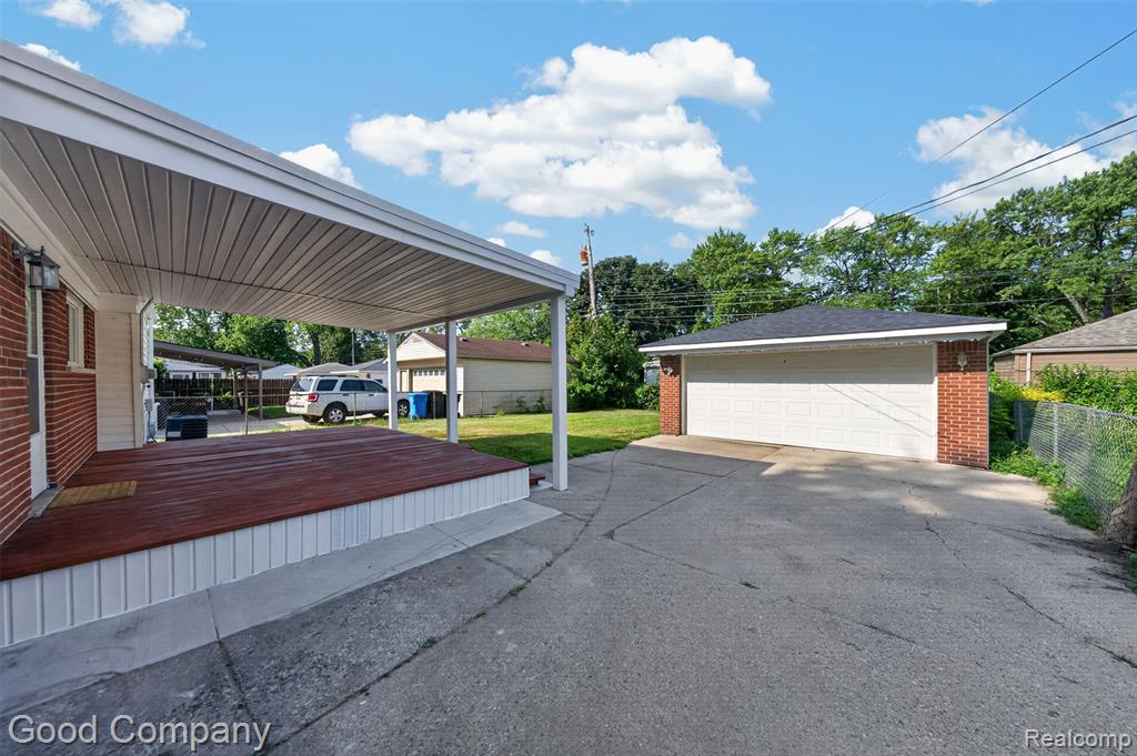 main property photo 19