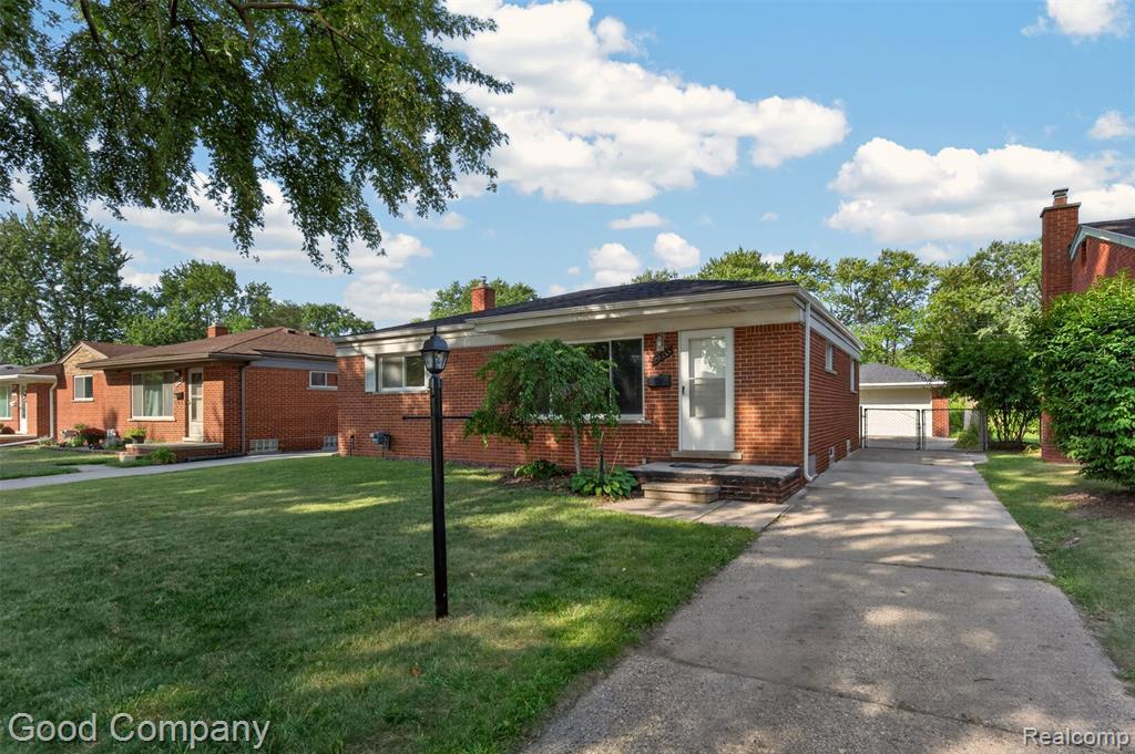 main property photo 21