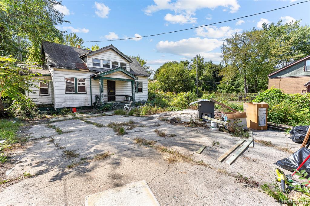 main property photo 18