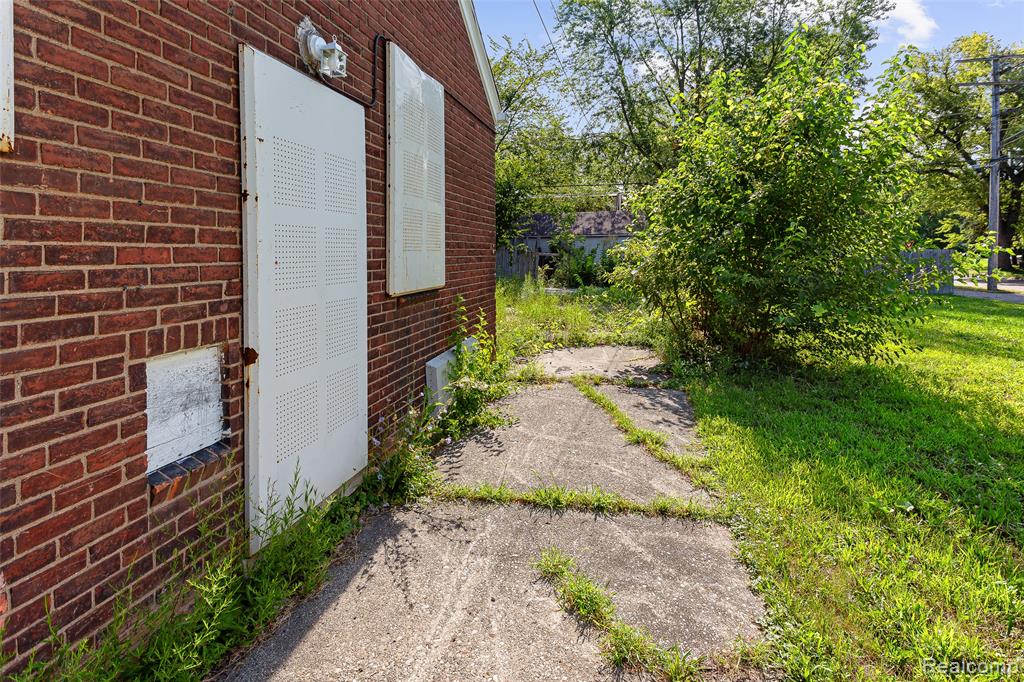 main property photo 24