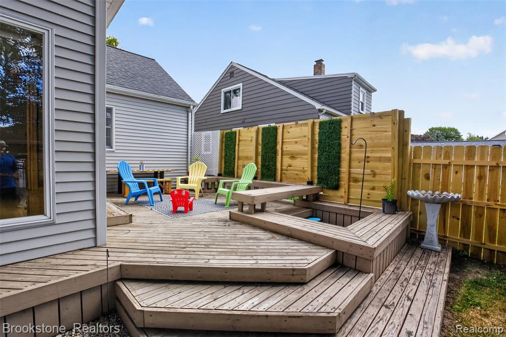 main property photo 30