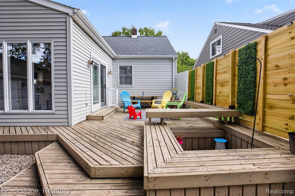 main property photo 31