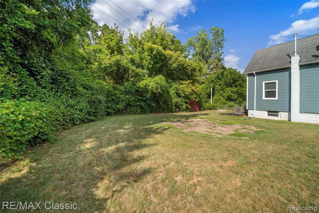 main property photo 38