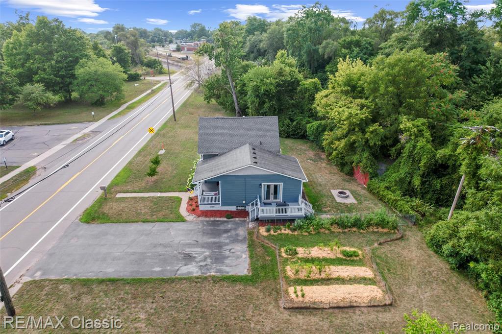 main property photo 44
