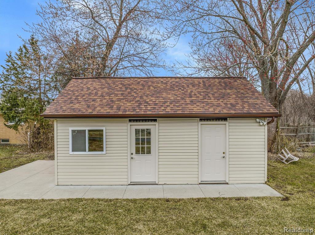 main property photo 38