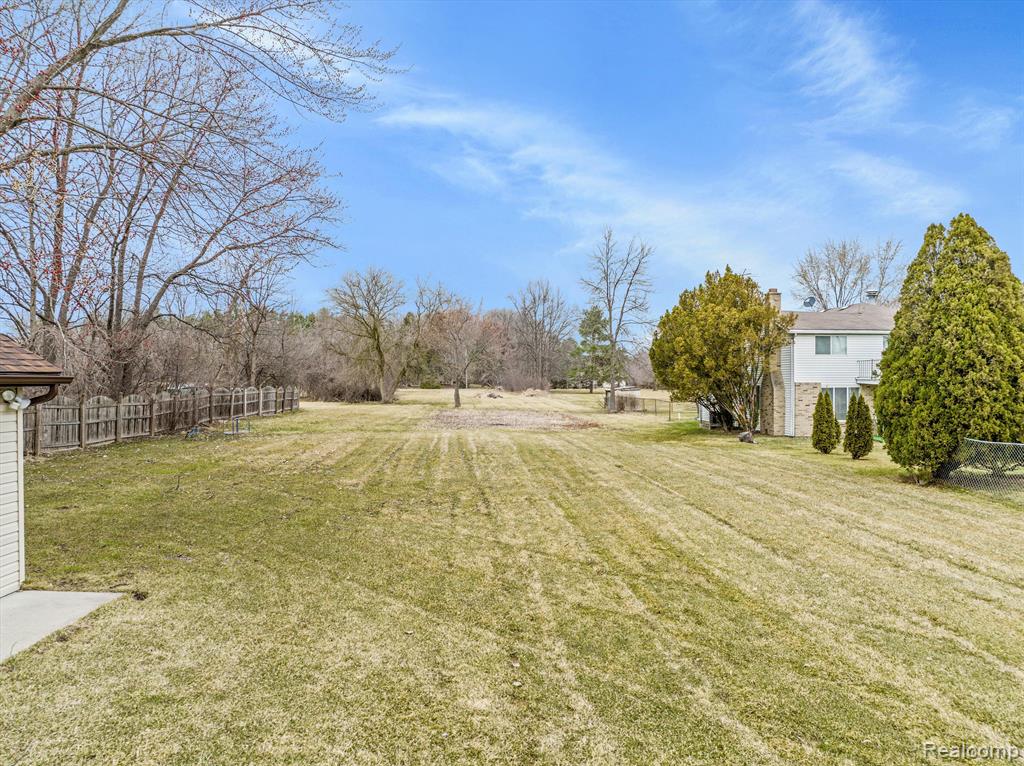 main property photo 39
