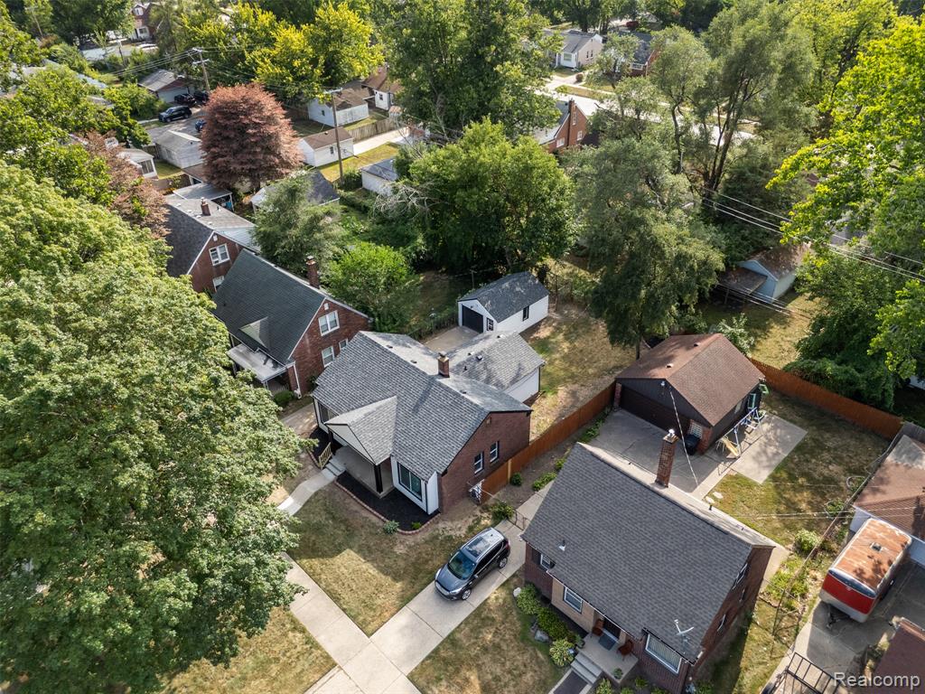 main property photo 43