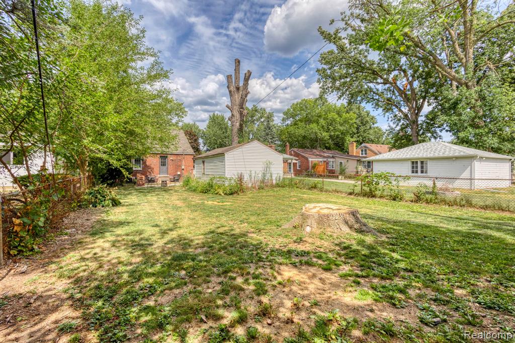main property photo 22