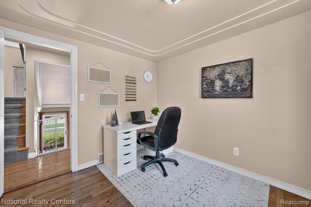 main property photo 16