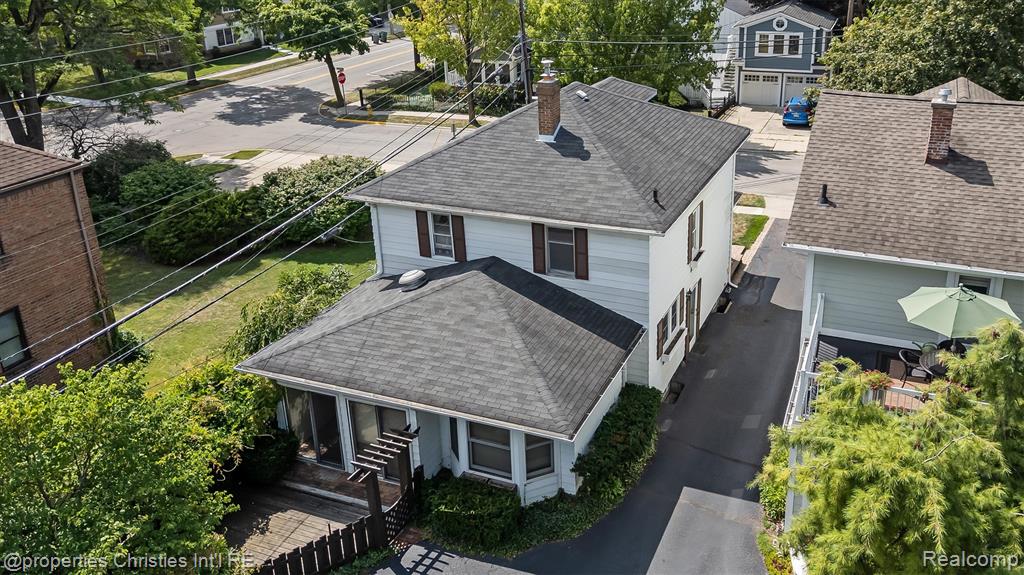 main property photo 28
