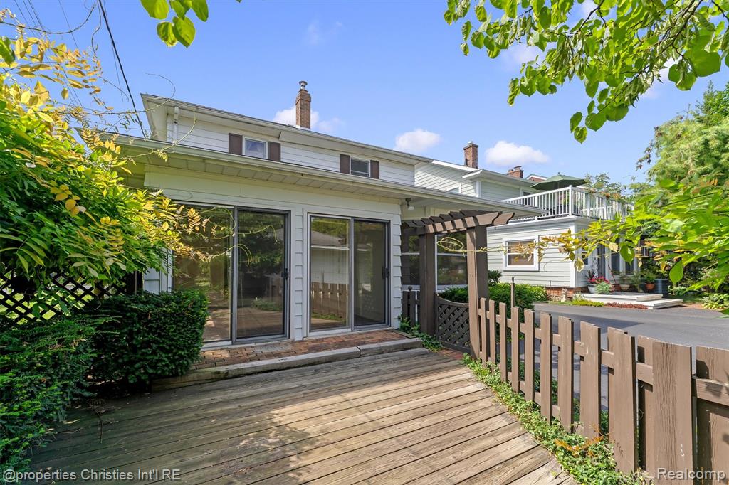 main property photo 30