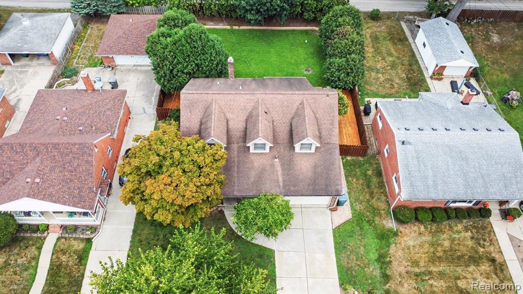 main property photo 22