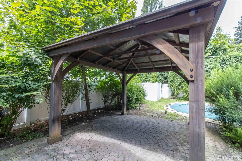 main property photo 68