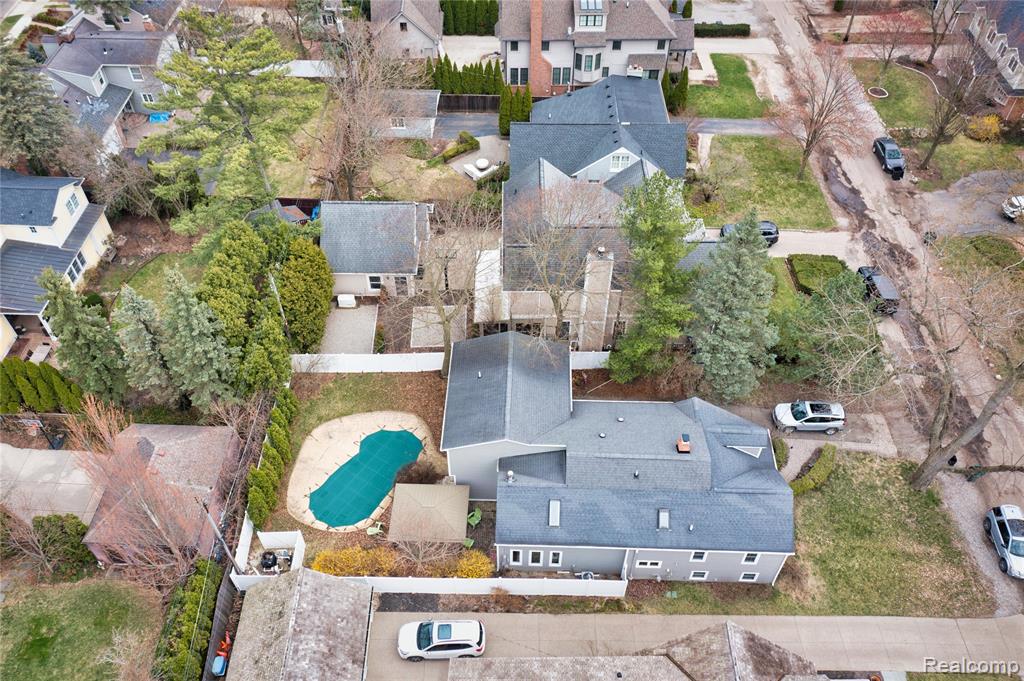 main property photo 74