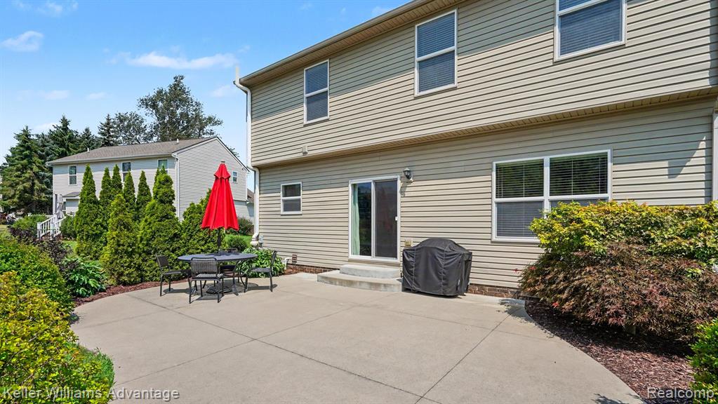 main property photo 23