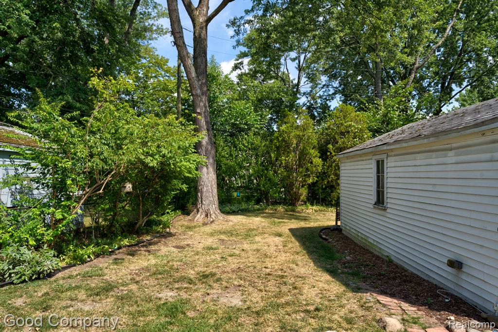 main property photo 42