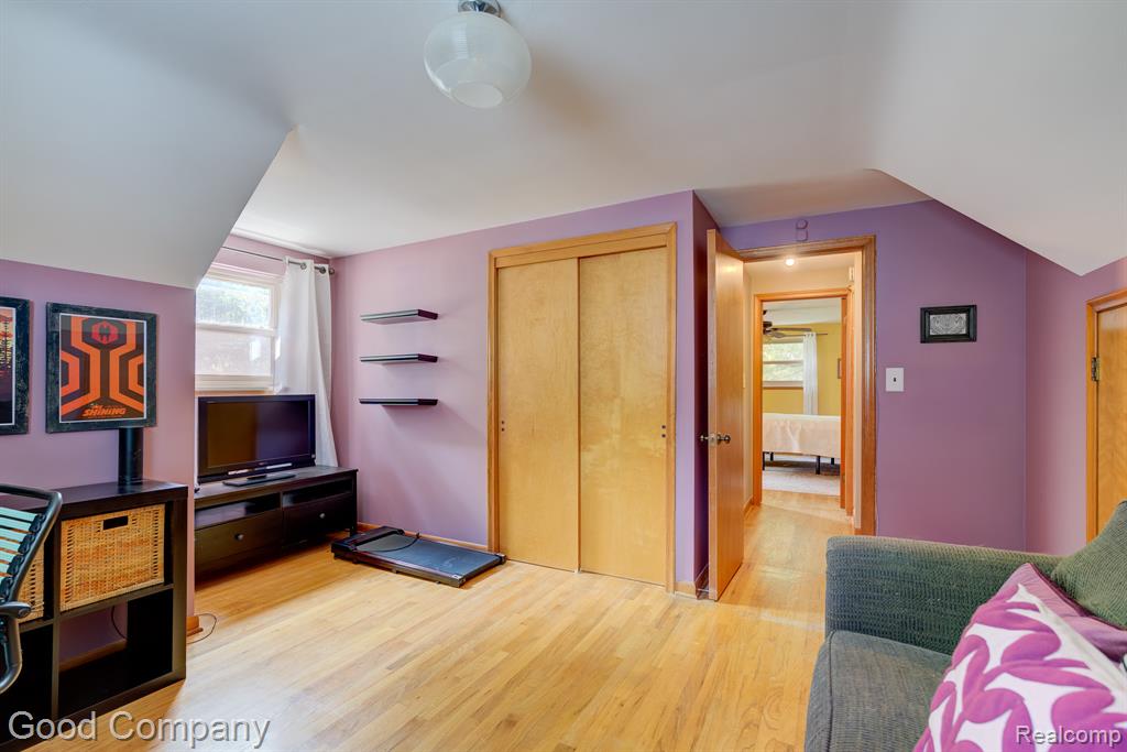 main property photo 38
