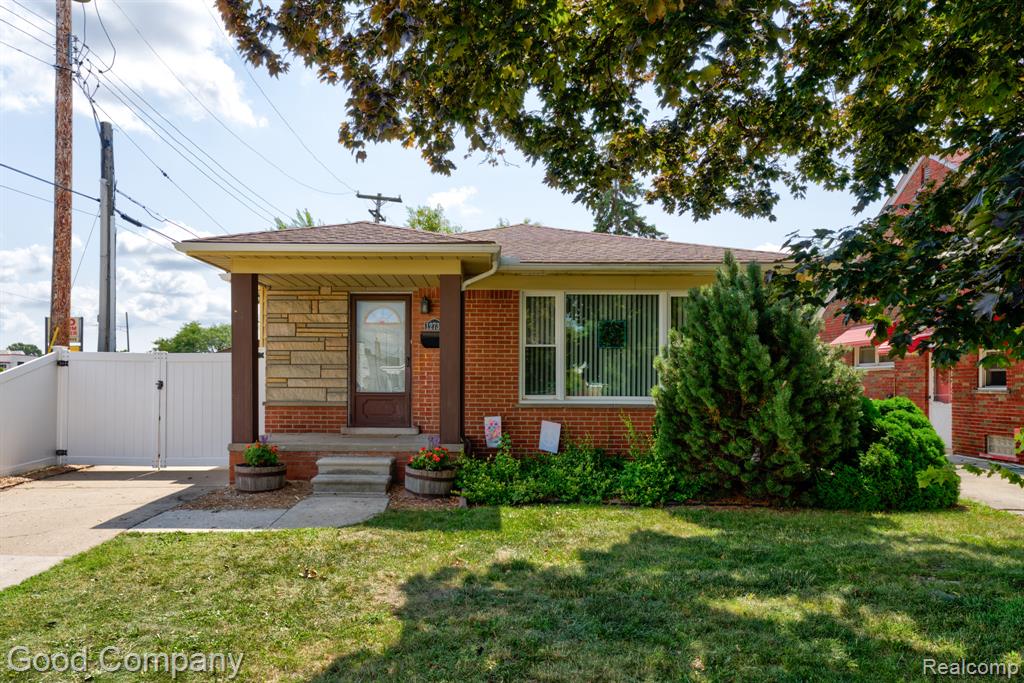 main property photo 38