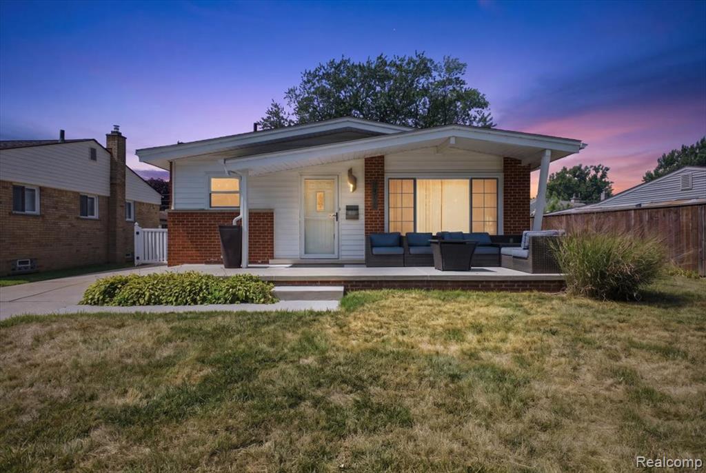 main property photo 31