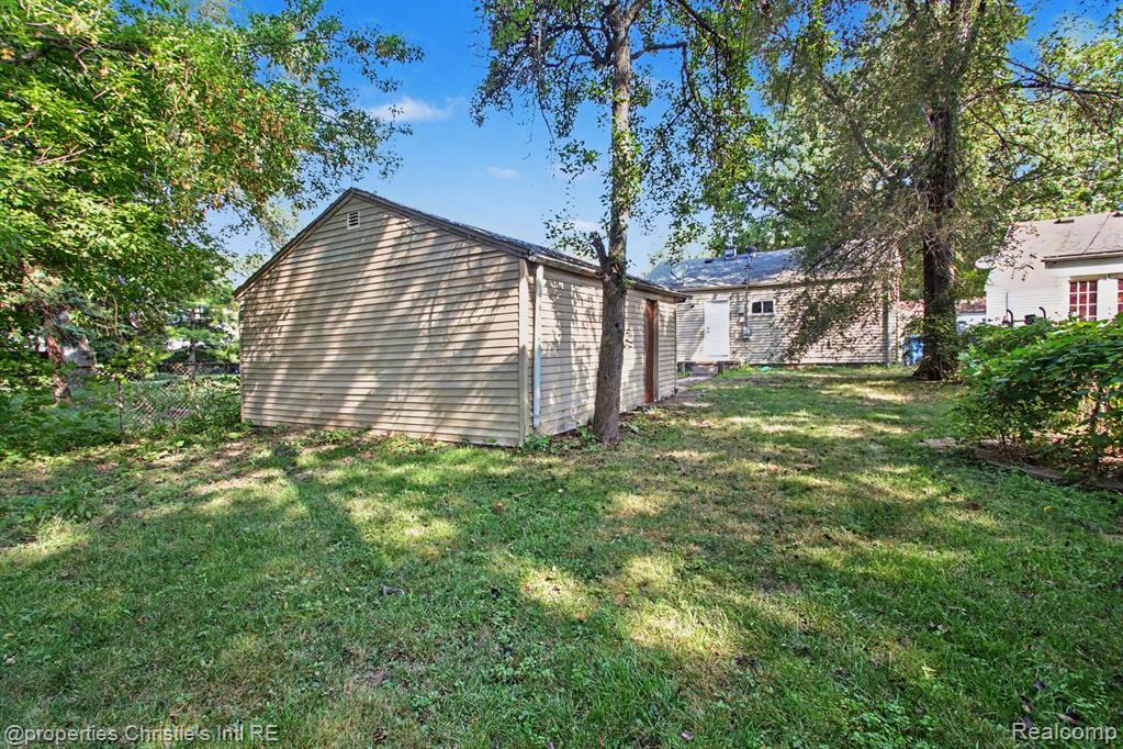 main property photo 14