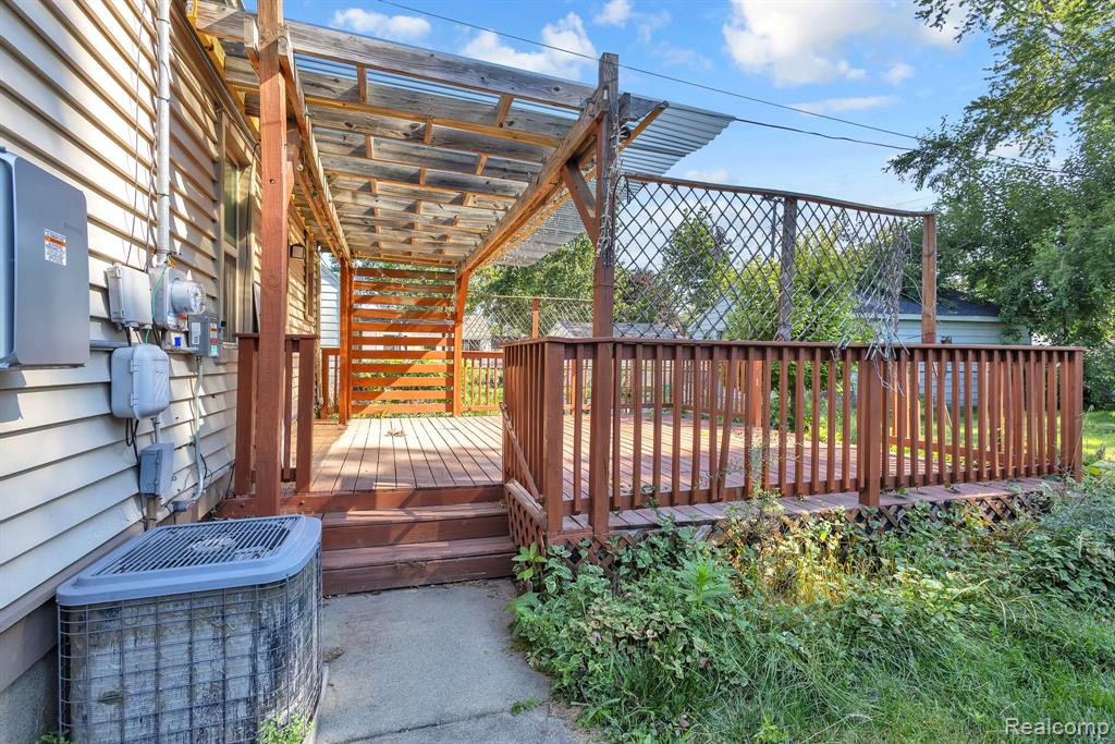 main property photo 33