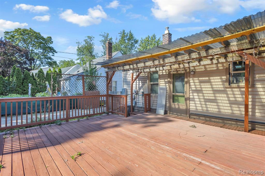 main property photo 36