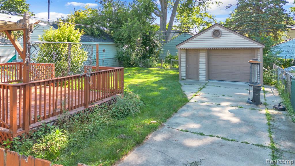 main property photo 41