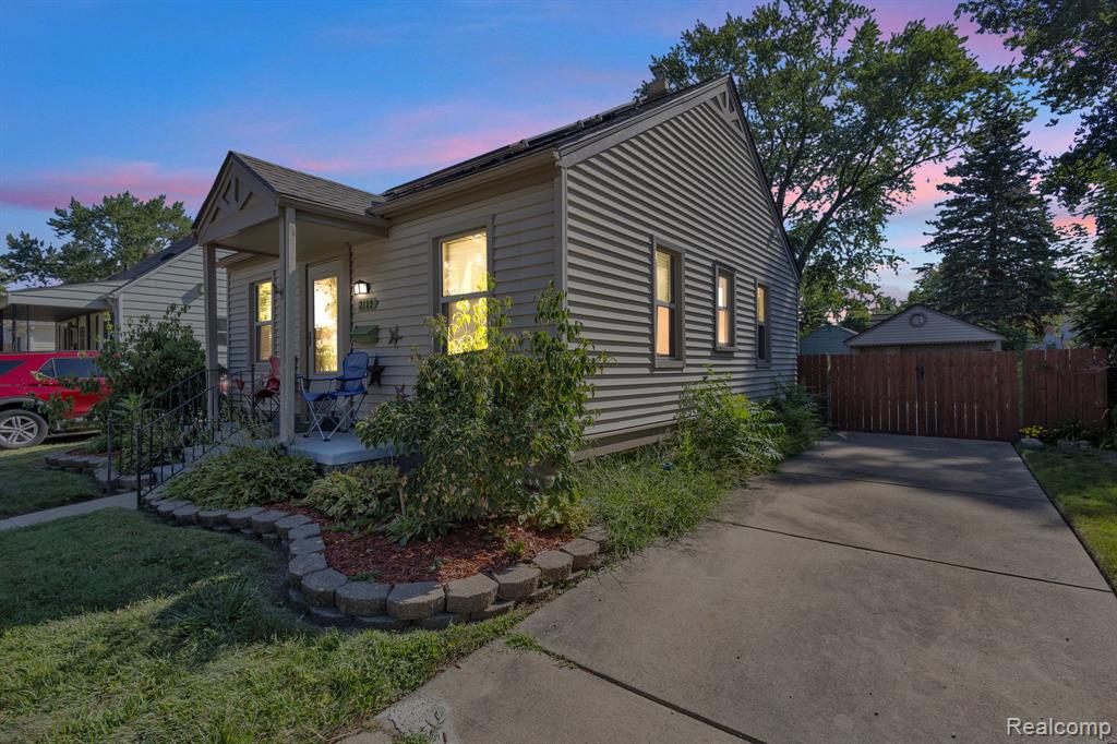 main property photo 49