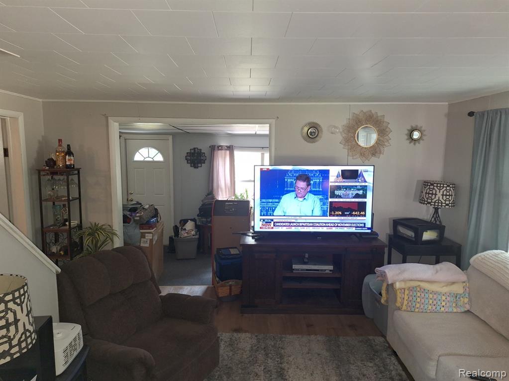 main property photo 13