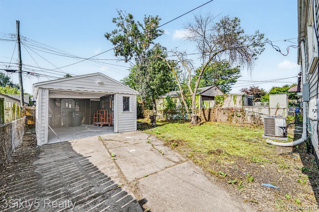 main property photo 25