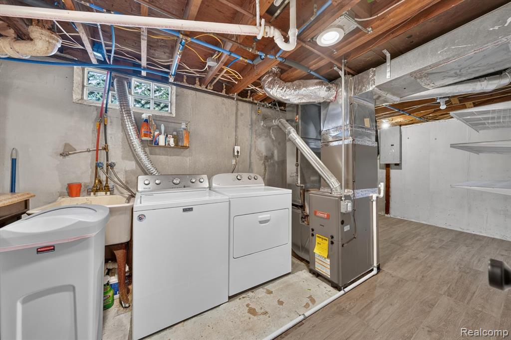 main property photo 35