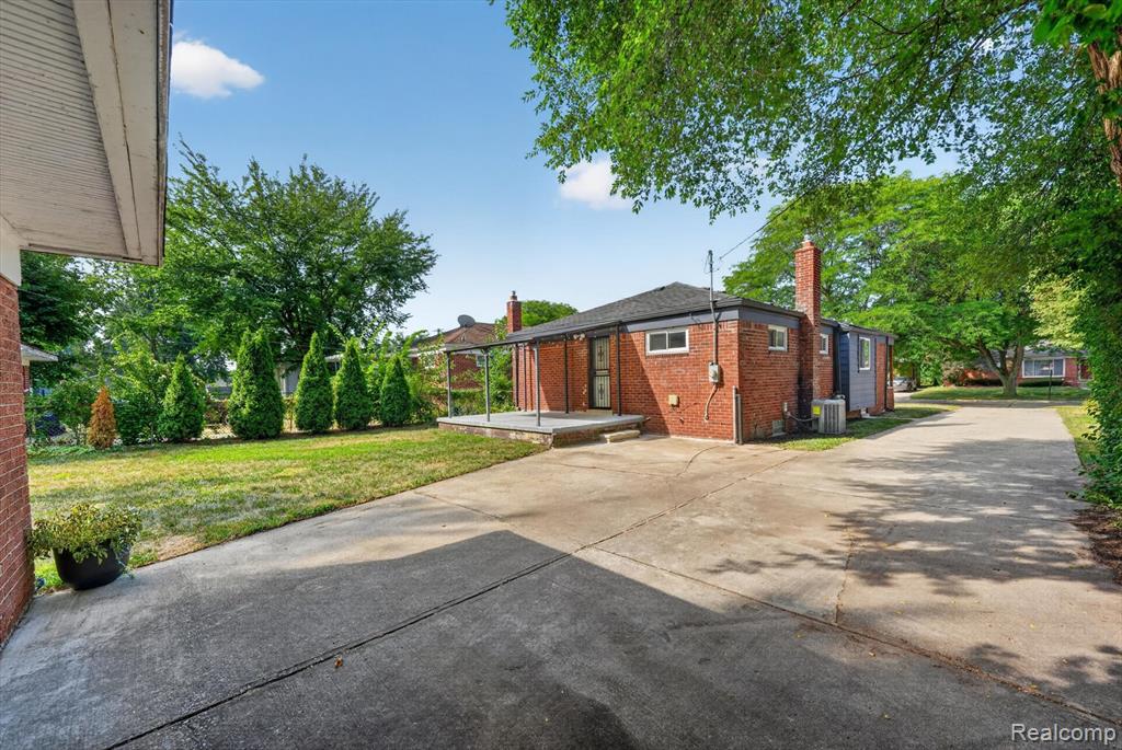 main property photo 39