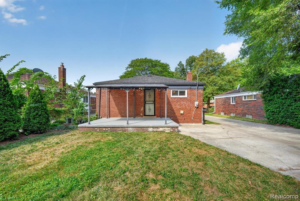 main property photo 40