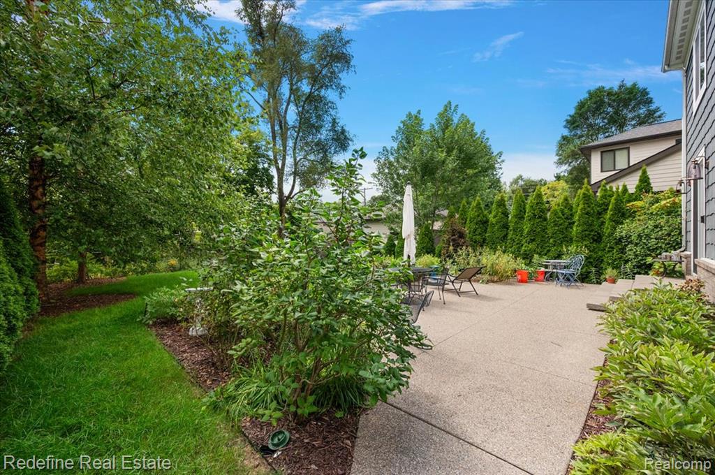 main property photo 36