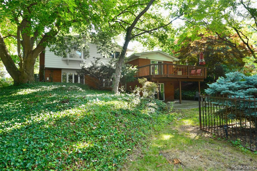 main property photo 37