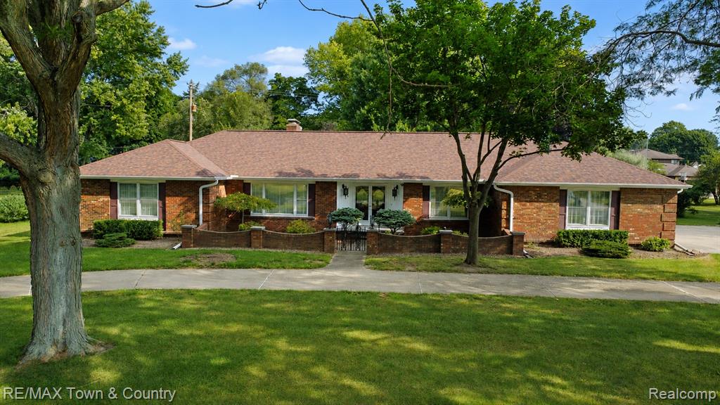 main property photo 30