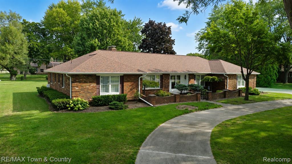 main property photo 37