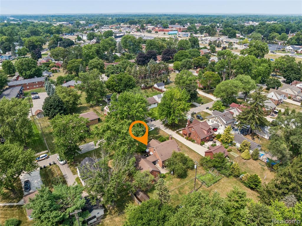 main property photo 11