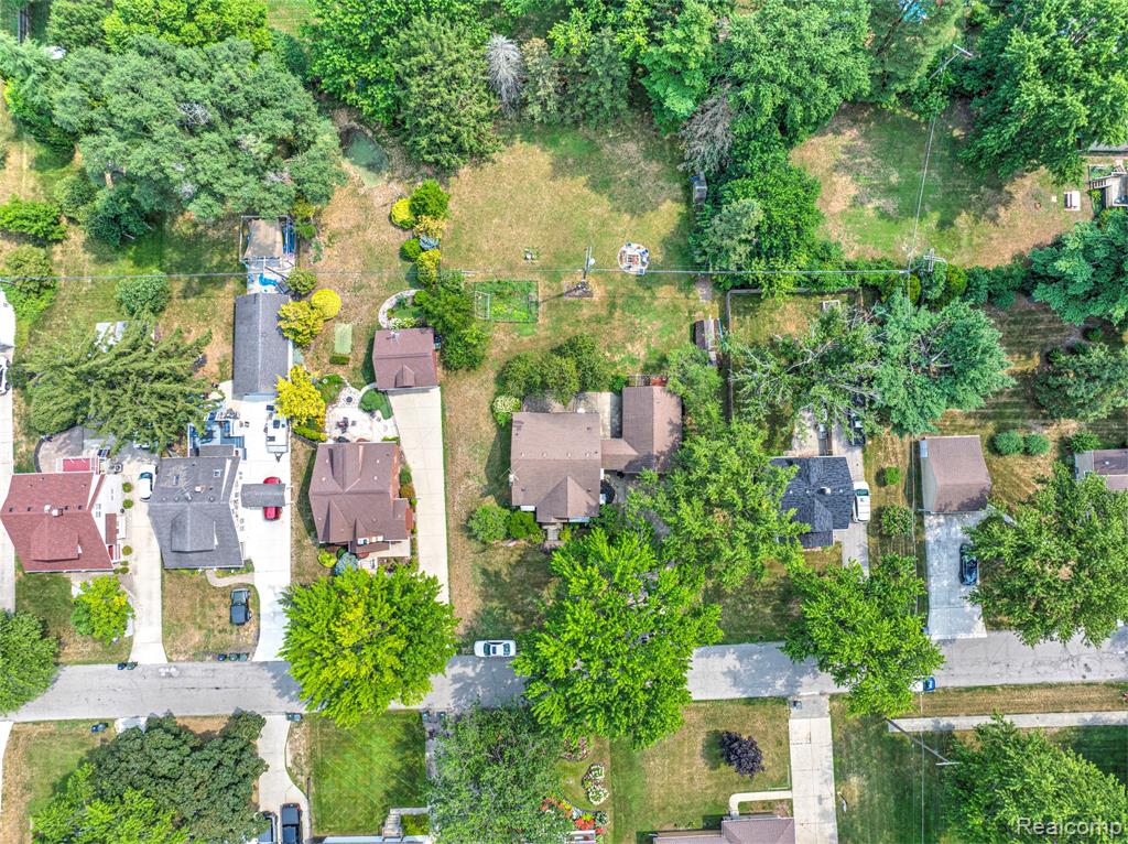 main property photo 12