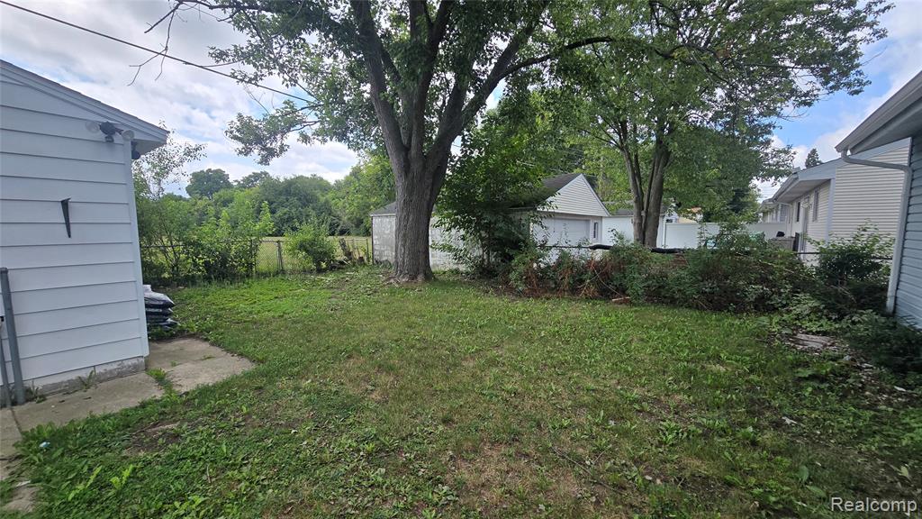 main property photo 12