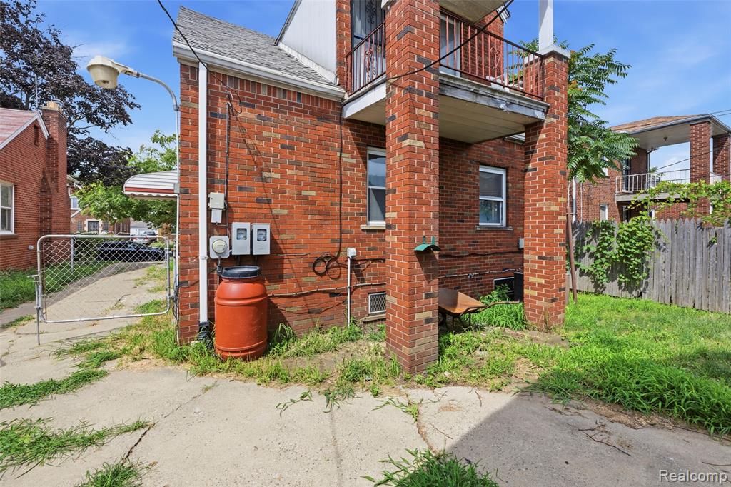 main property photo 32