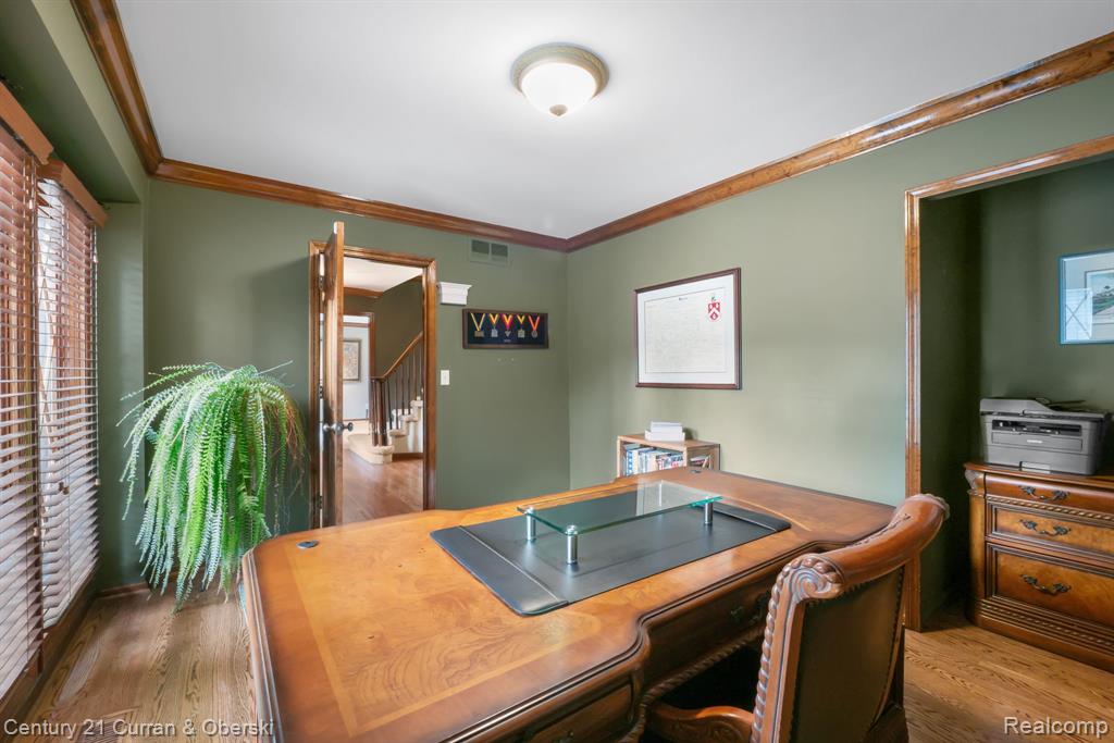 main property photo 30