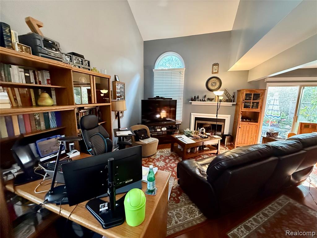 main property photo 10