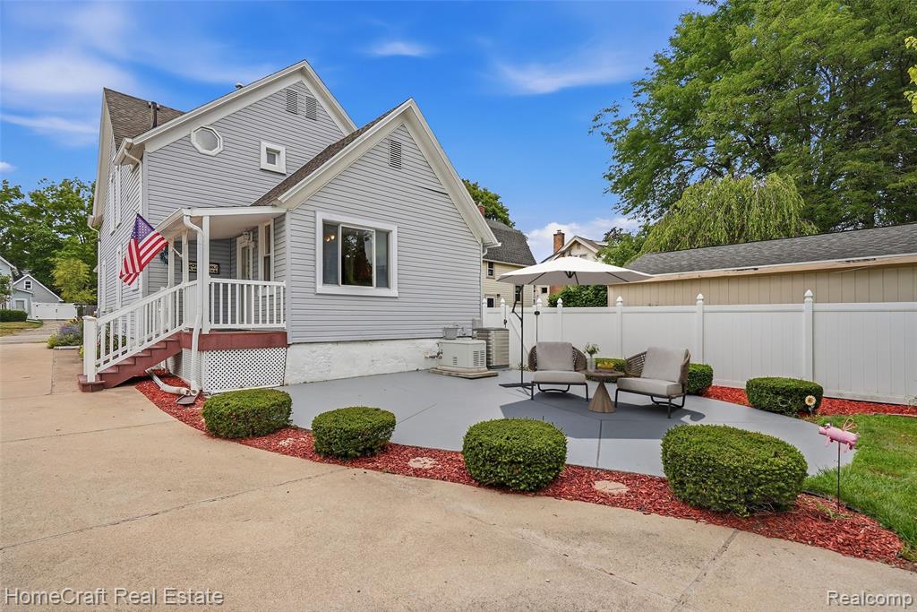 main property photo 34