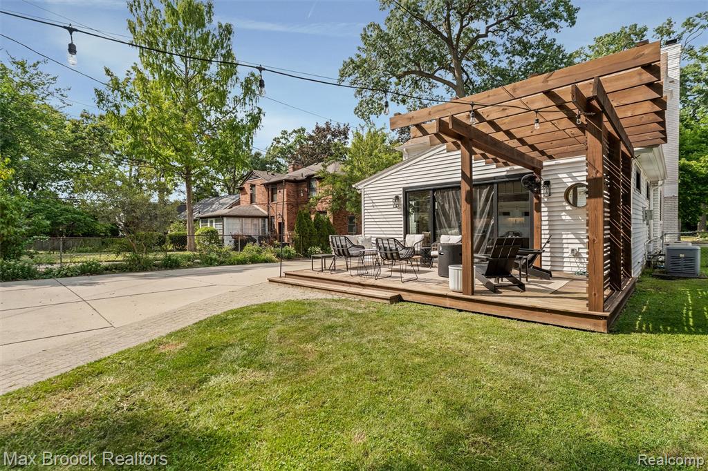main property photo 43