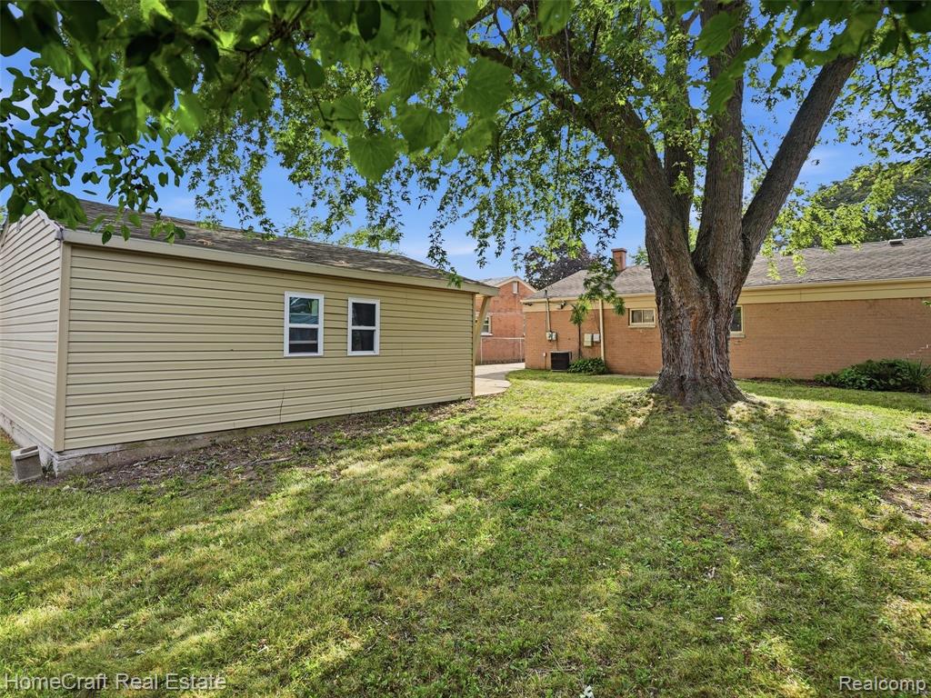 main property photo 23