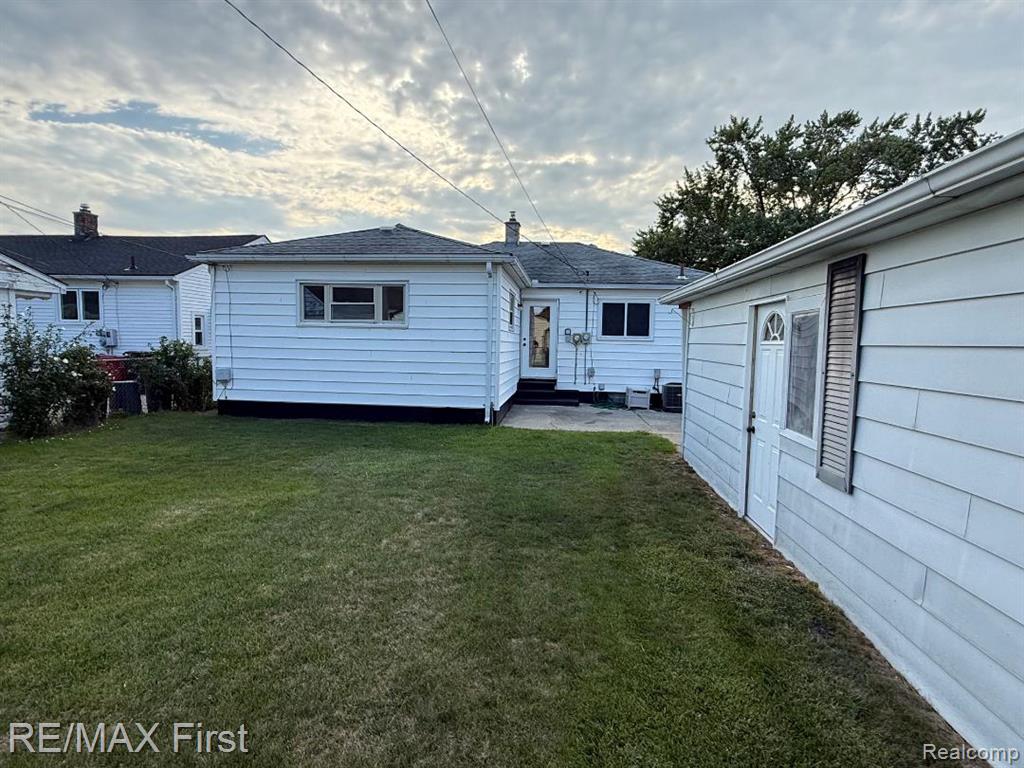 main property photo 32