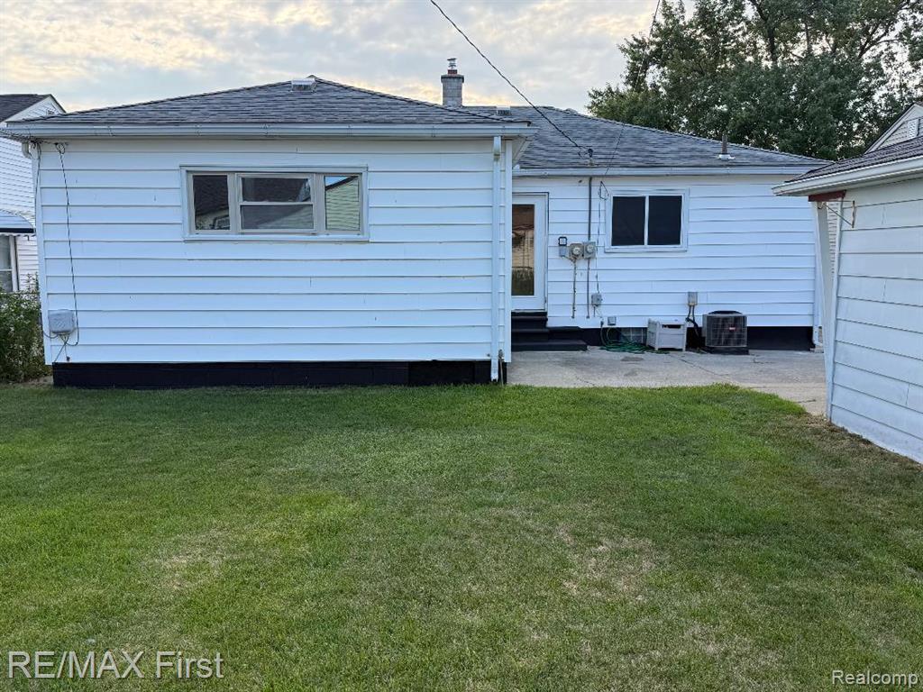 main property photo 33