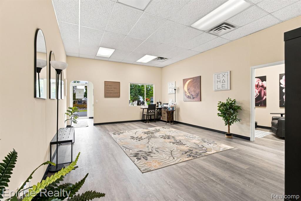 main property photo 37