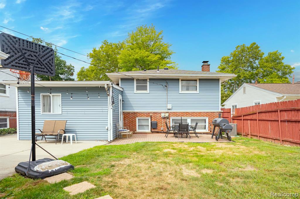 main property photo 27